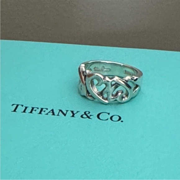 Tiffany & Co Paloma Picasso Triple Hearts Ring - Picture 7 of 11